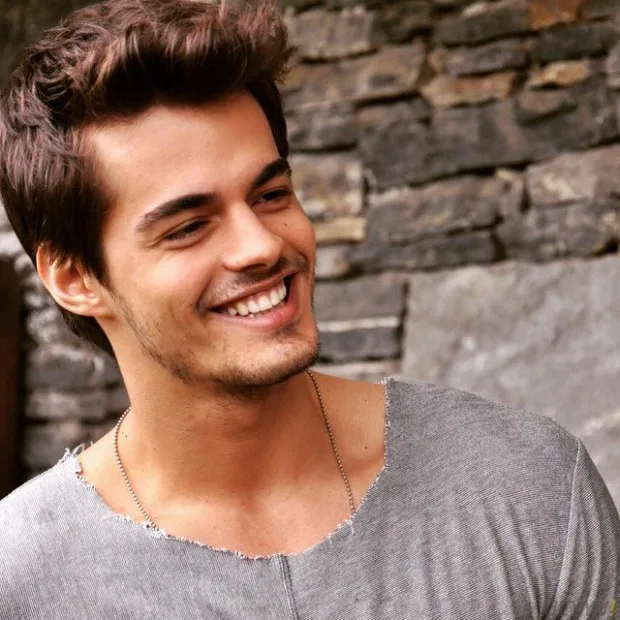 ekranın en yakışıklıları berk atan