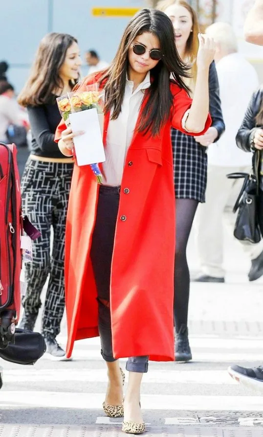 SOKAK STİLİNDE KIRMIZI PARÇALAR İÇİN İLHAM VERİCİ ÖNERİLER 1