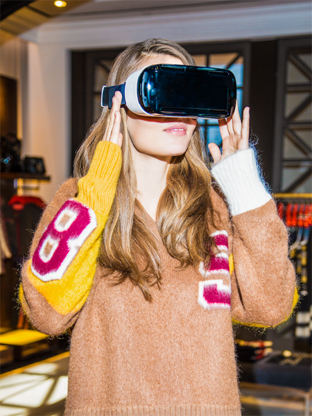 TOMMY HILFIGER’DAN ÇIĞIR AÇAN SANAL GERÇEKLİK DENEYİMİ