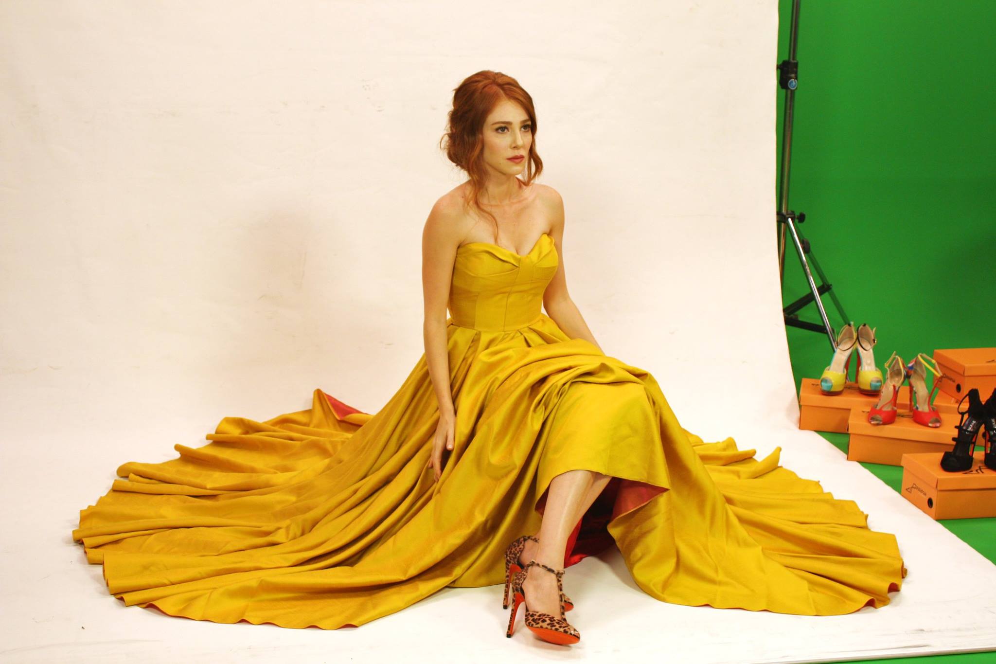 21 ADIMDA KİRALIK AŞK DEFNE KARAKTERİNİN STİLİNİ YAKALAYIN (3)