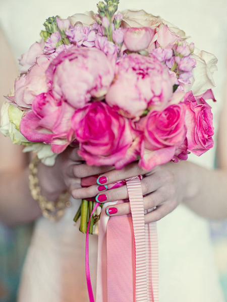 GELİN ADAYLARI İÇİN EN ETKİLEYİCİ VE ASİL 10 OJE RENGİ