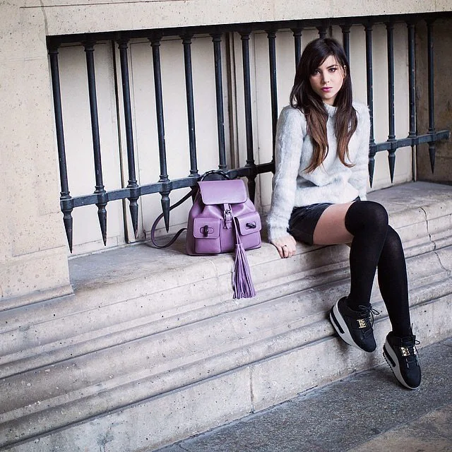 DİZ ÜSTÜ ÇORAPLARLA SEKSİ VE ŞIK GÖRÜNMENİN 13 YOLU (2)