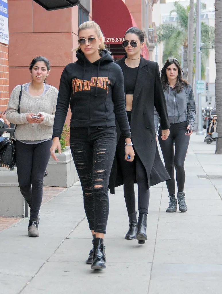 EN İYİ GÖRÜNÜMLERİYLE 2016 YILININ STİL İKONU HAILEY BALDWIN (4)