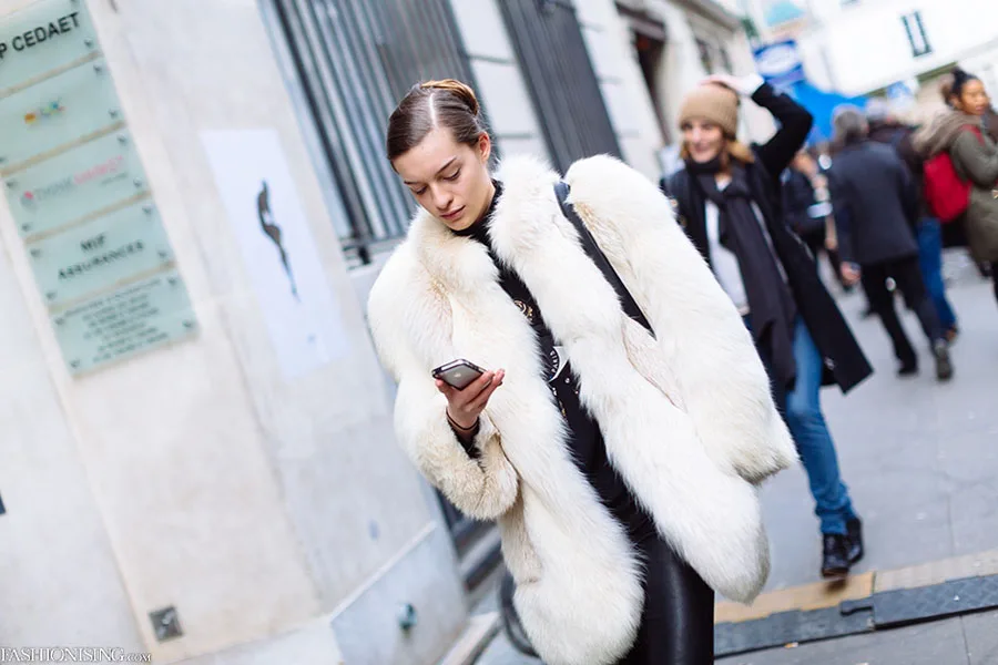 SIRT ÇANTANIZLA ŞIK GÖRÜNMENİN 25 YOLU (5)