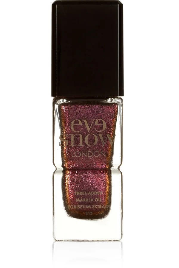 TÜM DİKKATLERİ TIRNAKLARINIZA ÇEKECEK 11 SİMLİ OJE (1)