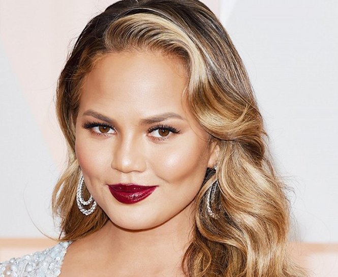 YUVARLAK YÜZLER İÇİN EN UYGUN VE HAVALI SAÇ MODELLERİ