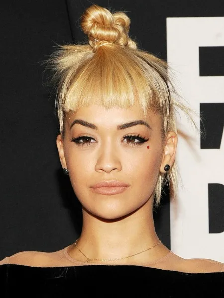 tepede küçük bir topuz için en muhteşem modeller