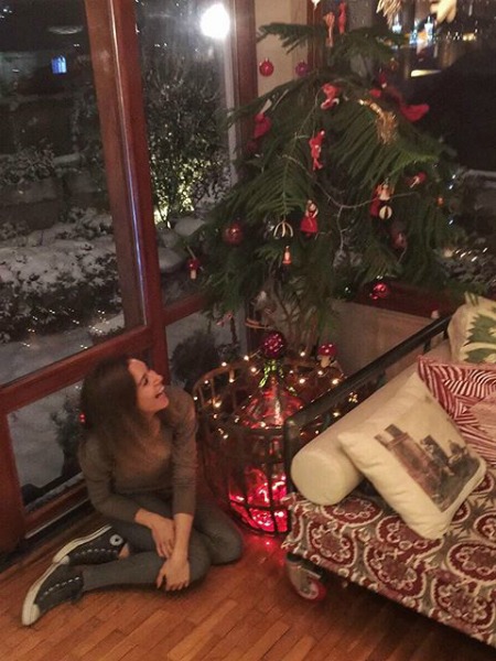 ÜNLÜLERDEN YENİ YIL FOTOĞRAFLARI