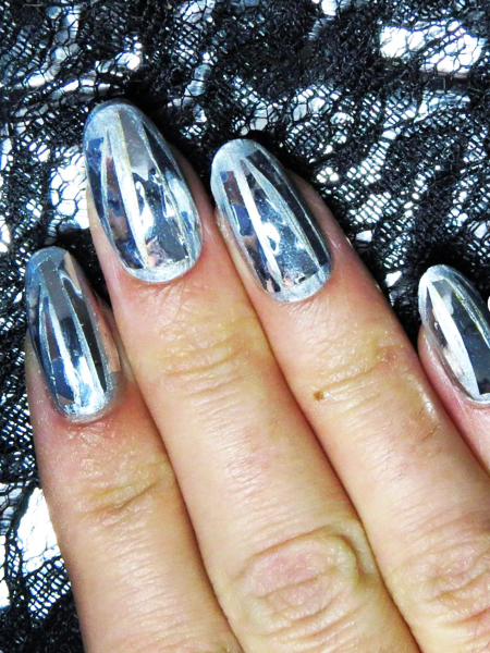 10 ADIMDA BÜYÜLEYİCİ MANİKÜR TRENDİ AYNA TIRNAKLAR