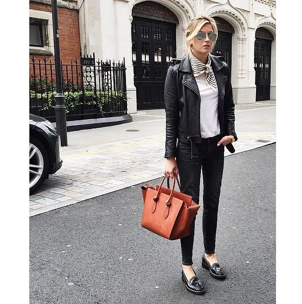 BU HAFTA SONU BEYAZ TİŞÖRTLE YAPABİLECEĞİNİZ 7 KOMBİN (1)