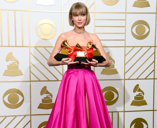 GRAMMY ÖDÜLLERİ’NDEN KIRMIZI HALI GÖRÜNÜMLERİ