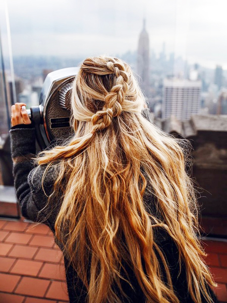 KALIN TELLİ VE UZUN SAÇLAR İÇİN 15 PRATİK SAÇ MODELİ