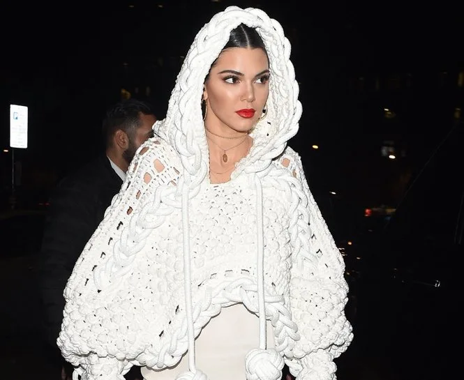 KIŞIN BEYAZ PARÇALARI GİYMENİN 22 YOLU