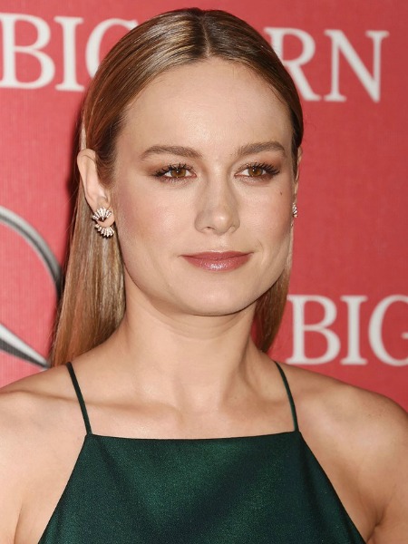 EN GÜZEL DÜZ FÖNLÜ 15 SAÇ MODELİ