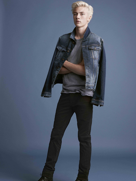 MODA DÜNYASININ YENİ İLAHI LUCKY BLUE SMITH, MAVİ’DE!
