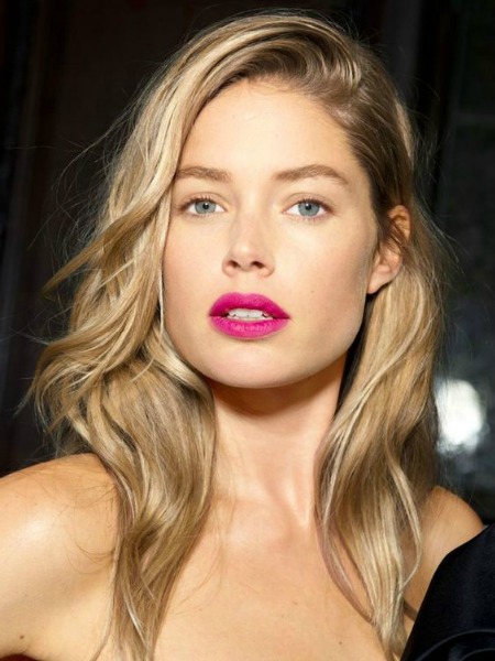 PEMBE TONLARINDA MAKYAJ YAPMANIN PÜF NOKTALARI