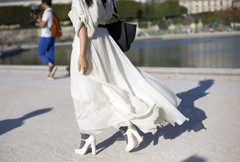 BAHARIN RUHUNU YANSITABİLECEĞİNİZ 10 BEYAZ AYAKKABI (12)