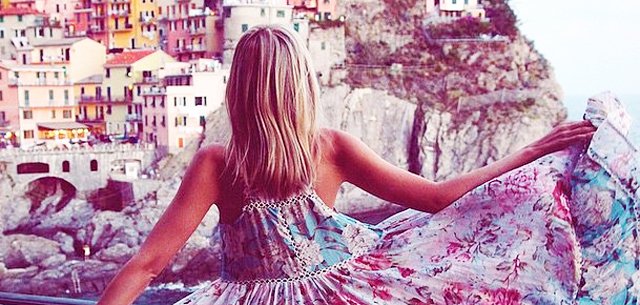 DÜNYACA ÜNLÜ MODA BLOGGERLARINDAN TATİL STİLLERİ