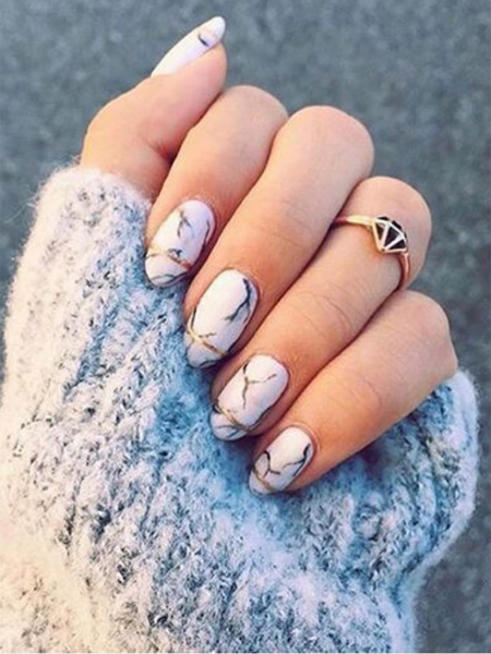 EN İYİ 10 ÖRNEĞİYLE YENİ NAIL ART TRENDİ MERMER TIRNAKLAR