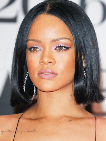 BU BAHARDA SAHİP OLMANIZ GEREKEN 5 GÜZELLİK ÜRÜNÜ