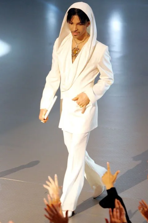 PRINCE'İ EN İYİ 31 GÖRÜNÜMÜYLE ANIYORUZ (16)