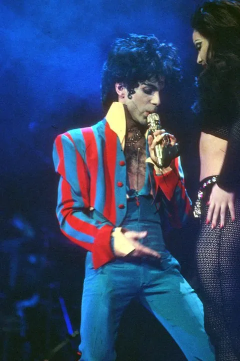 PRINCE'İ EN İYİ 31 GÖRÜNÜMÜYLE ANIYORUZ (24)