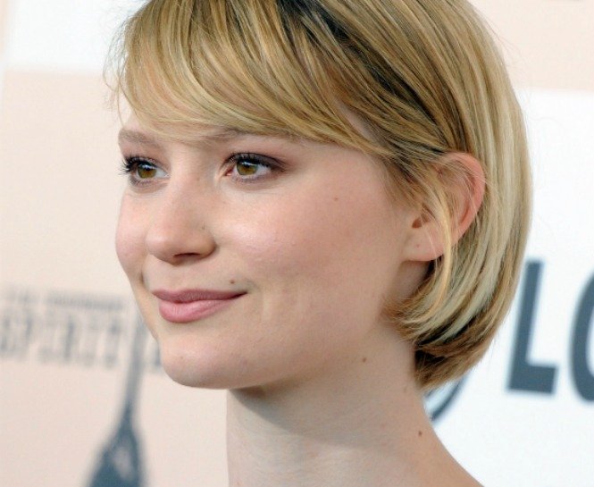 PÜRÜZSÜZ BİR CİLT İÇİN İHTİYACINIZ OLAN 7 ÜRÜN