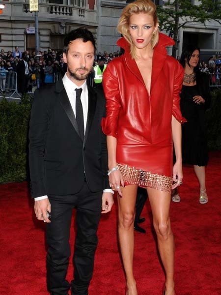 SAINT LAURENT’İN YENİ KREATİF DİREKTÖRÜ ANTHONY VACCARELLO