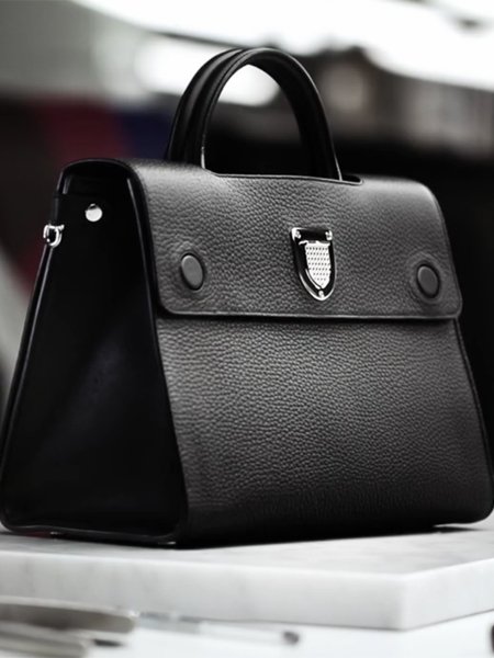 CHRISTIAN DIOR’UN YENİ ZAMANSIZ KLASİĞİ: DIOREVER