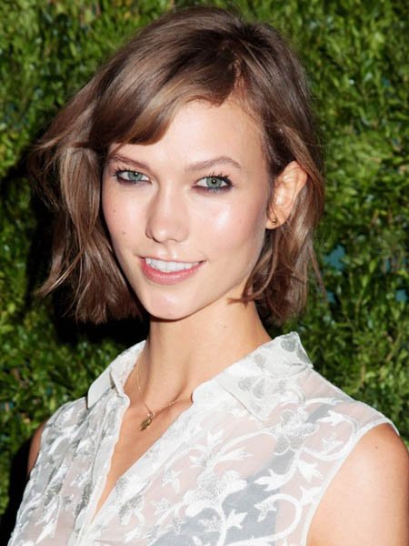 ÜNLÜ YILDIZLARIN KARİYERLERİNİ DEĞİŞTİREN SAÇ KESİMLERİ