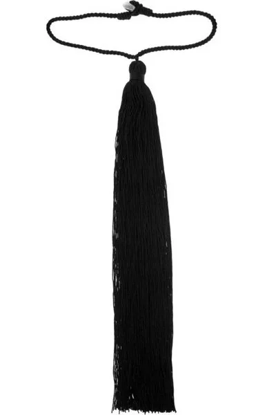 ÜNLÜ İSİMLERDEN TASMA KOLYE TAKMANIN YOLLARI (4)