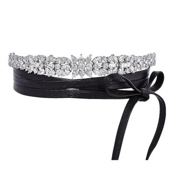 ÜNLÜ İSİMLERDEN TASMA KOLYE TAKMANIN YOLLARI (9)