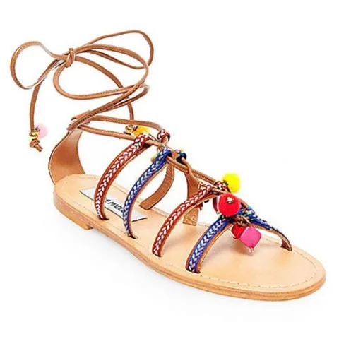 SEZONUN EN HAVALI ADIMLARINI ATACAĞINIZ 10 PONPONLU AYAKKABI (9)