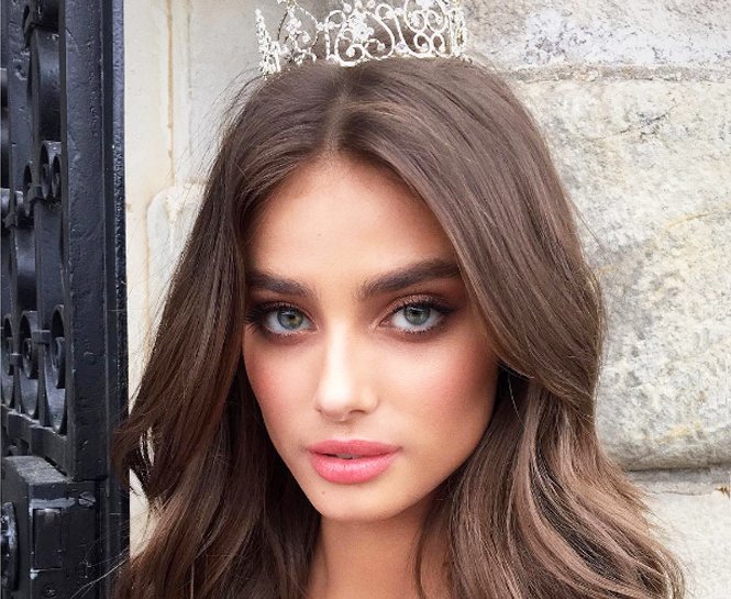 YAĞLI CİLTLER İÇİN PARLAMAYI ÖNLEYEN EN İYİ 9 FONDÖTEN