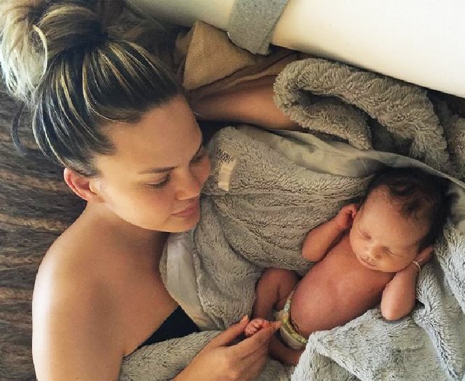 ÜNLÜ İSİMLERİN ANNELER GÜNÜ’NE ÖZEL INSTAGRAM PAYLAŞIMLARI