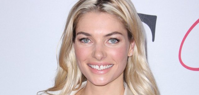 KUSURSUZ CİLDE SAHİP KADINLARIN HER GÜN YAPTIĞI 11 ŞEY