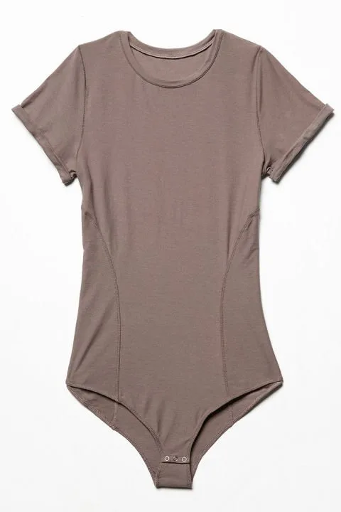 SEKSİ VE SPORTİF BİR STİL İÇİN 11 BODYSUIT MODELİ (4)