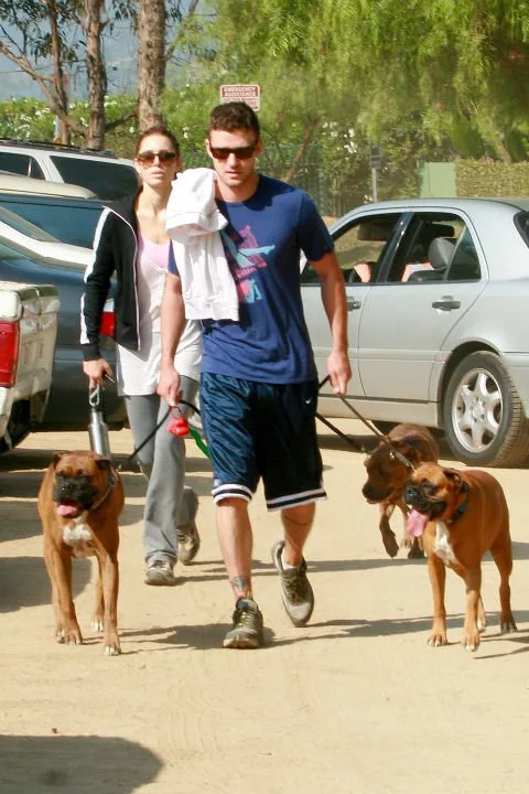 ünlü erkekler ve köpekleri234