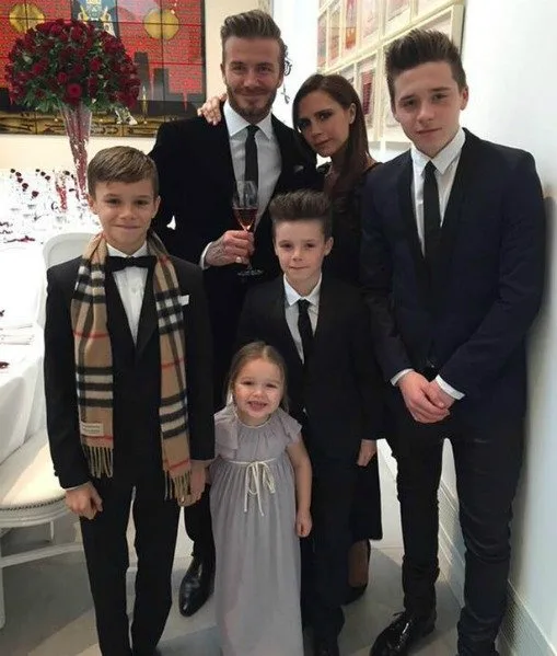 HOLLYWOOD'UN GÖZDE ÇİFTLERİNİN TANIŞMA HİKAYELERİ f2