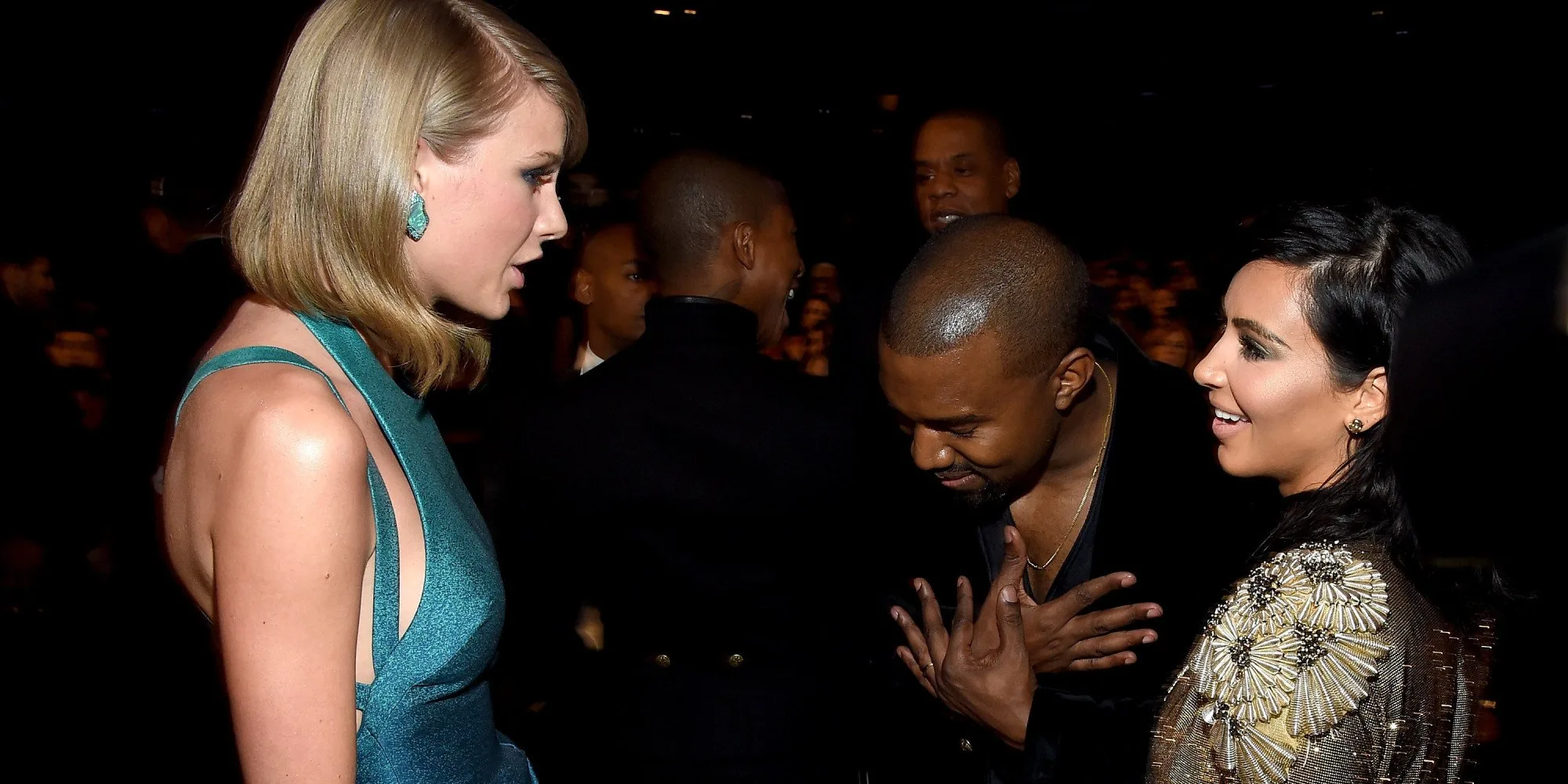 KIM KARDASHIAN VE TAYLOR SWIFT ARASINDAKİ KAVGA KIZIŞIYOR (2)