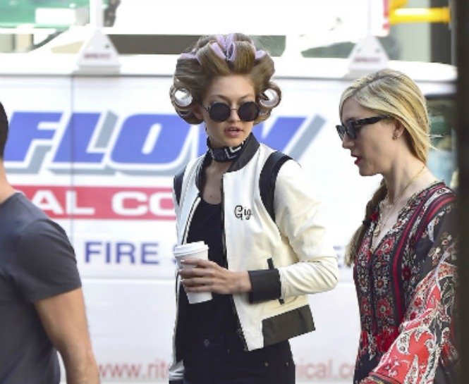 GIGI HADID’İN ÇOK KONUŞULAN CEKETİ