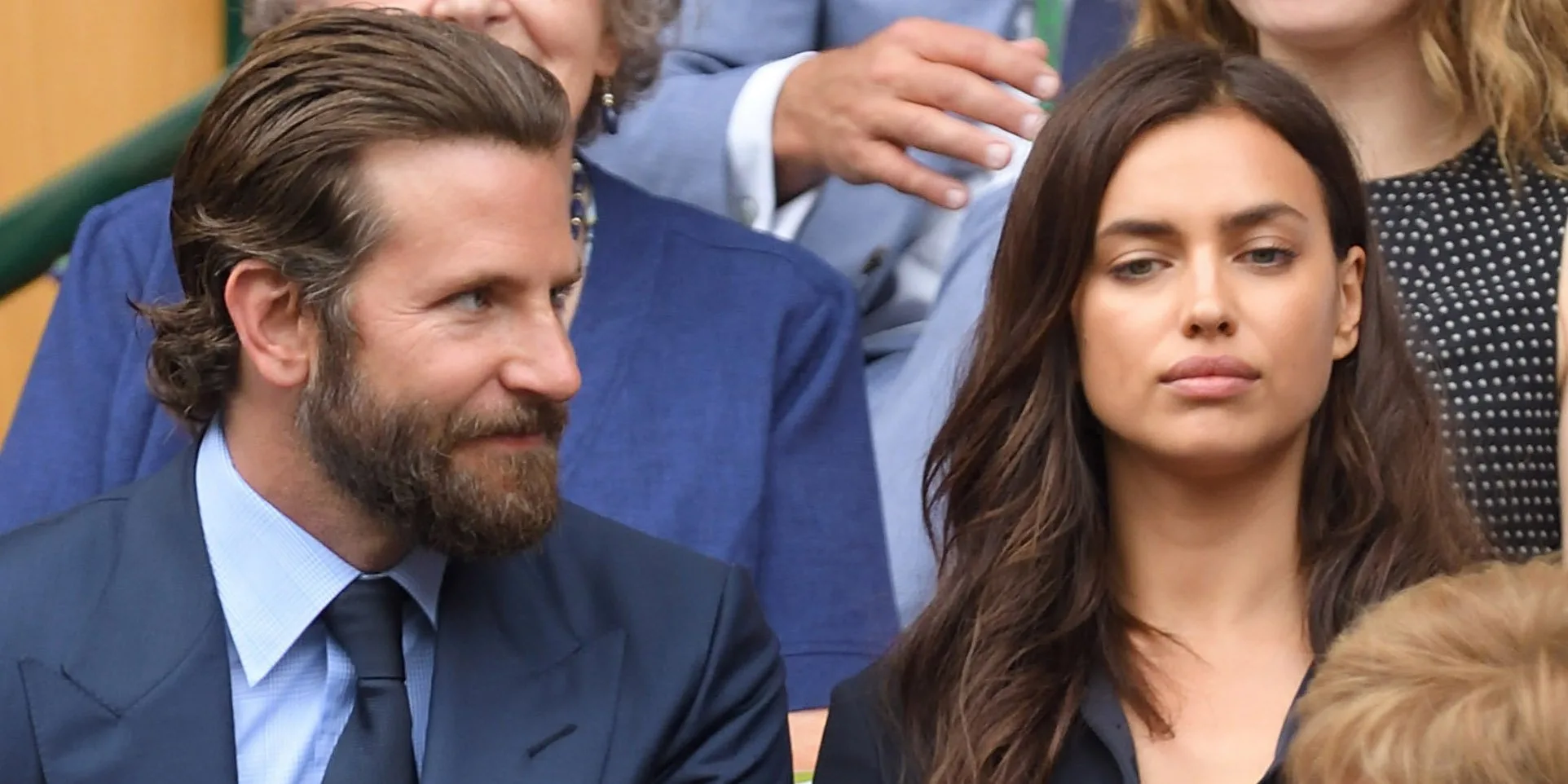 ÜNLÜ ÇİFTLERİN KAMERALARA YANSIYAN EN GARİP ANLARI