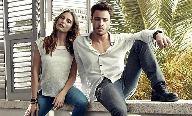 AŞKLARINA İMRENEREK BAKTIĞIMIZ ÜNLÜ ÇİFTLER (10)