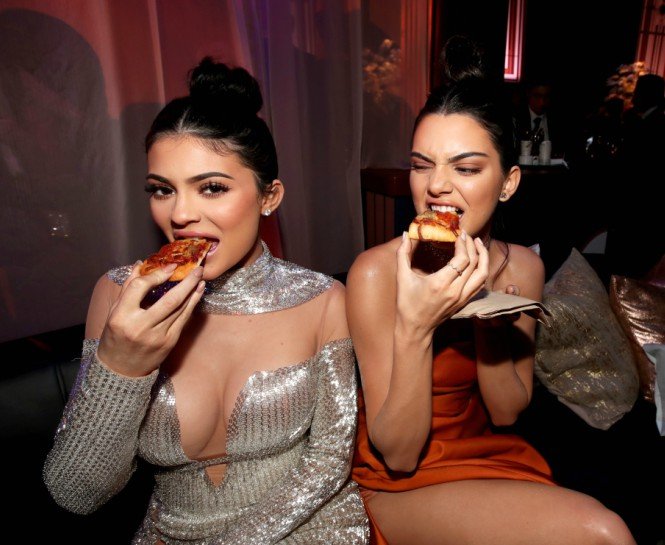 KENDALL JENNER: SAĞLIKSIZ OLAN HER ŞEYİ SEVİYORUM