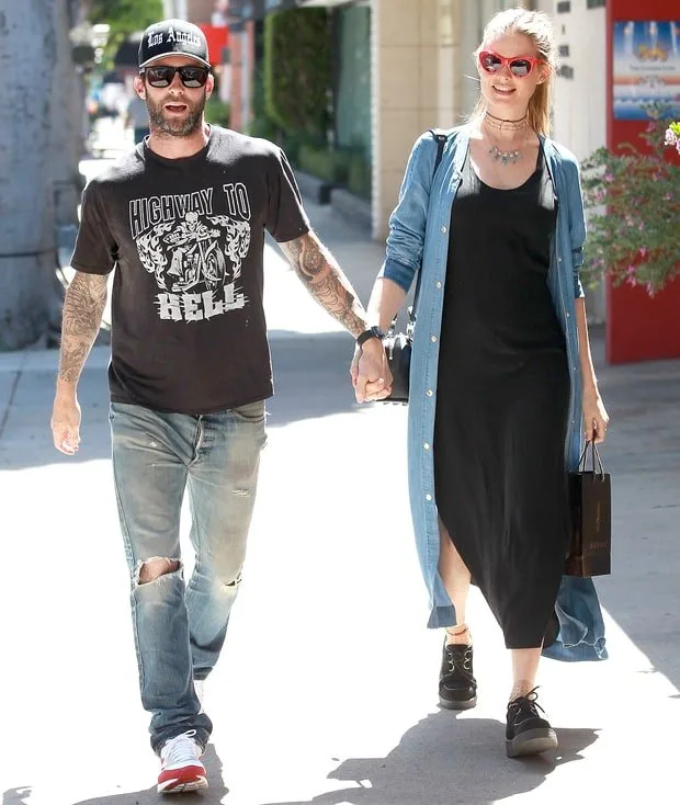 VİCTORIA'S SECRET MELEKLERİNDEN HAMİLE STİLİ DERSLERİ (18)