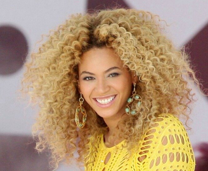 KIVIRCIK SAÇLAR İÇİN MÜKEMMEL BİR SIR