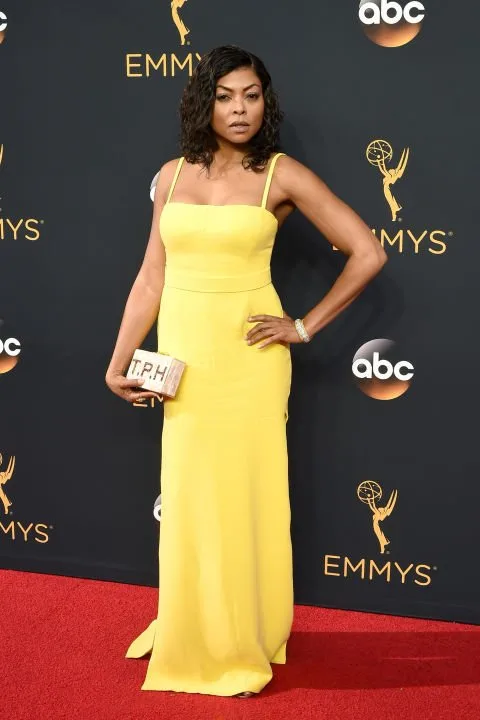 2016 EMMY ÖDÜLLERİ'NDEN EN İYİ KIRMIZI HALI GÖRÜNÜMLERİ (8)