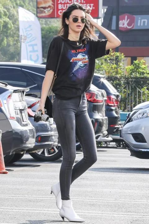 TÜM DİKKATLERİ ÜZERİNİZE ÇEKECEK EN İYİ 9 GRAFİK TİŞÖRT_