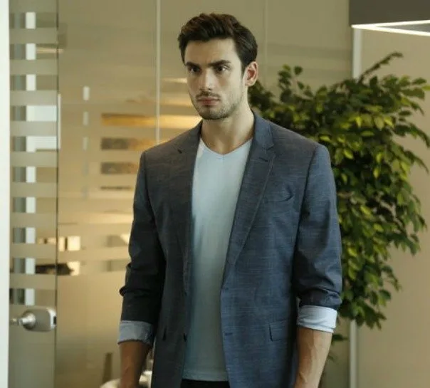 YENİ SEZONUN KALP ÇALAN YAKIŞIKLI OYUNCULARI 45