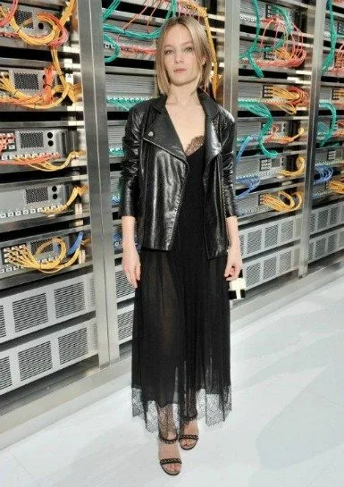 CHANEL DEFİLESİNİN STİLİYLE ETKİLEYEN KONUKLARI 78